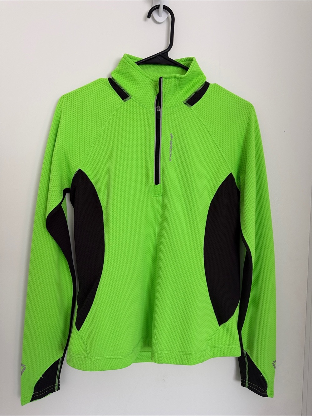 Brooks Equilibrium Women's 1/4 Zip Running Pullover Neon Green/Black Size MD